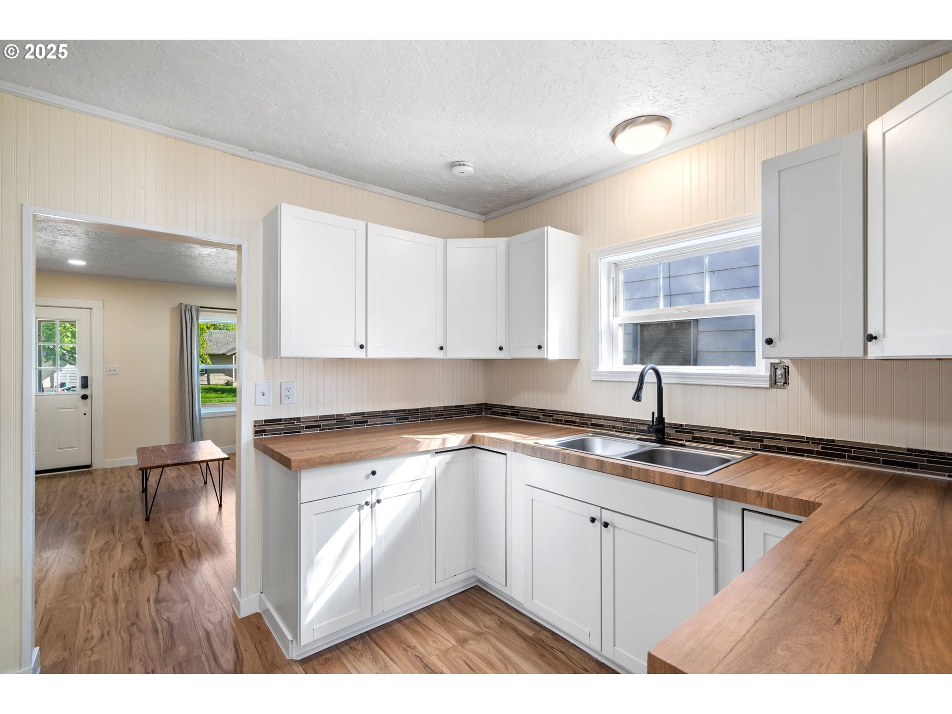 property viewer photo 9