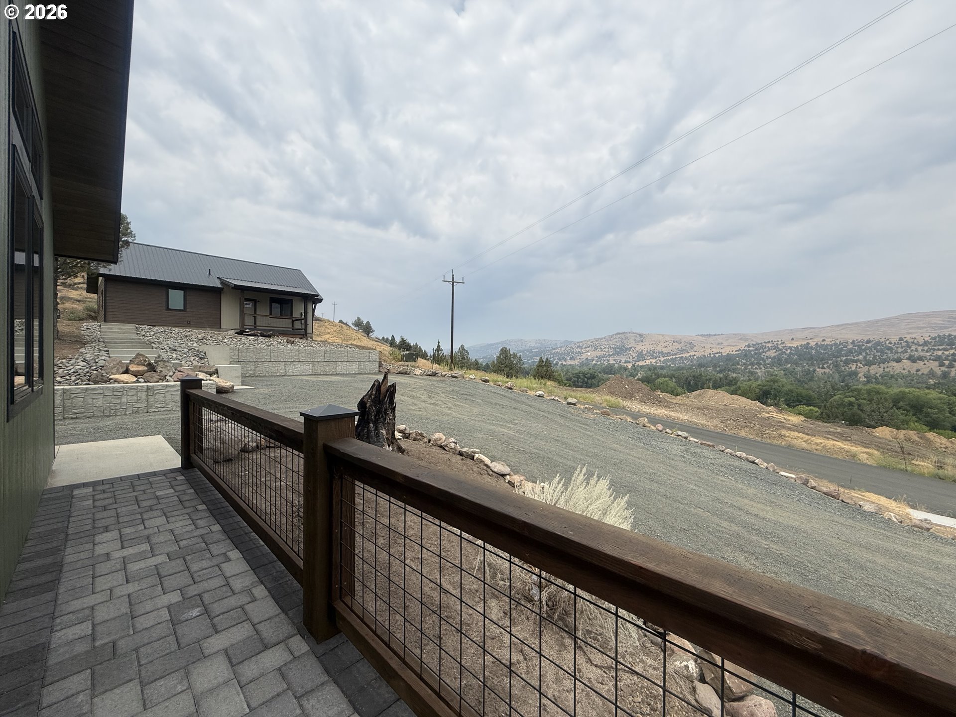 main property photo 37