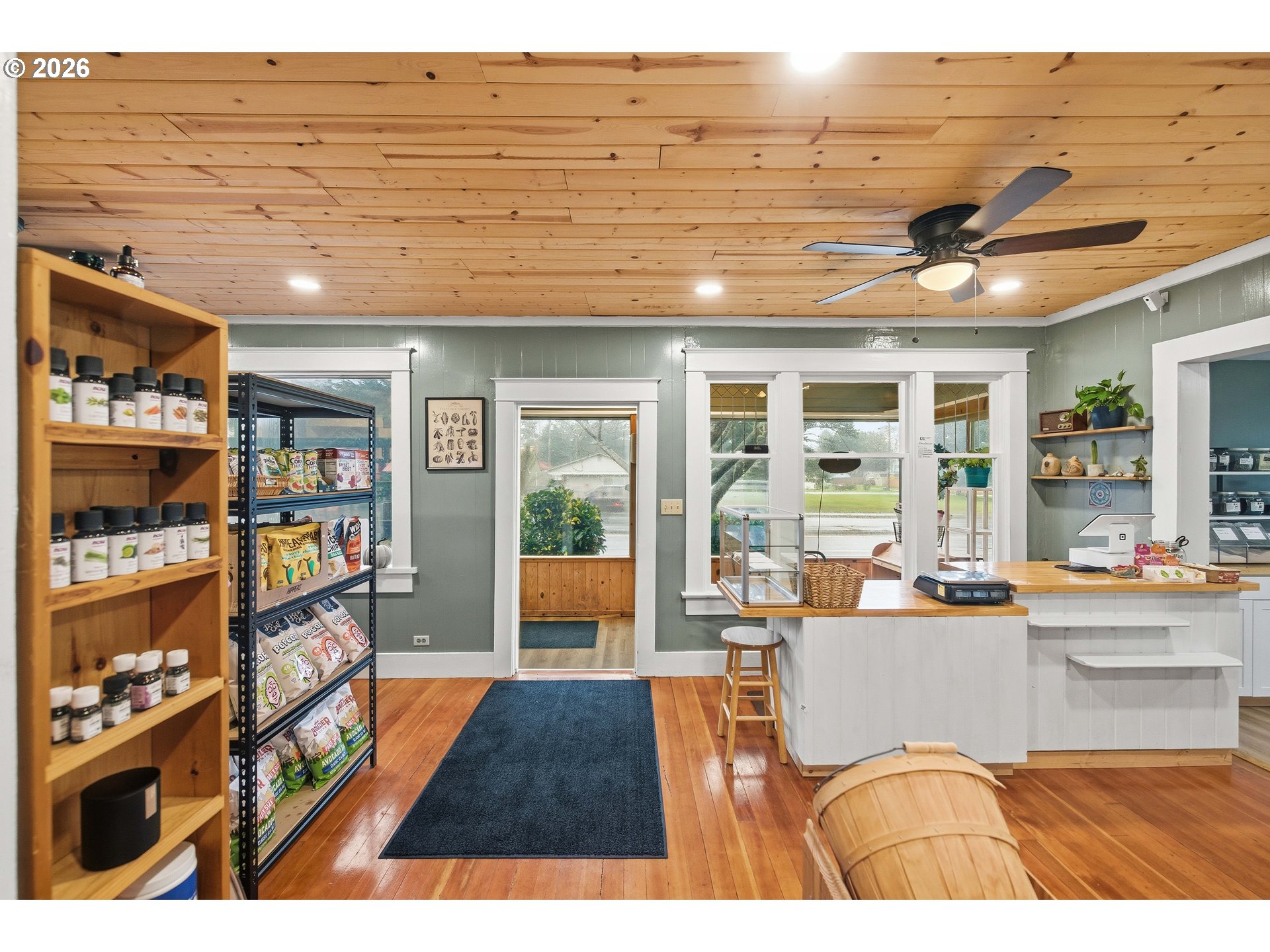 main property photo 20