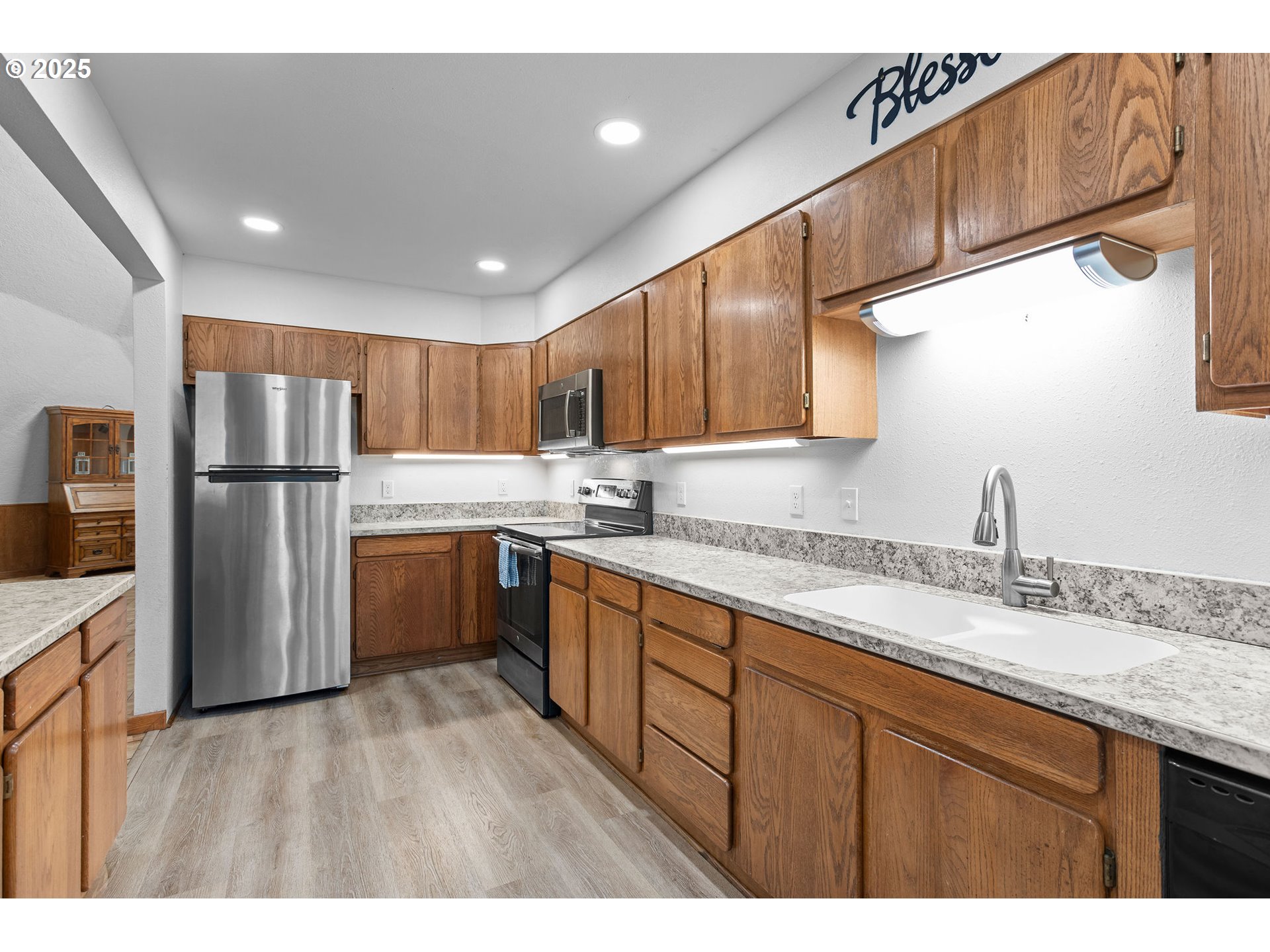 property viewer photo 15