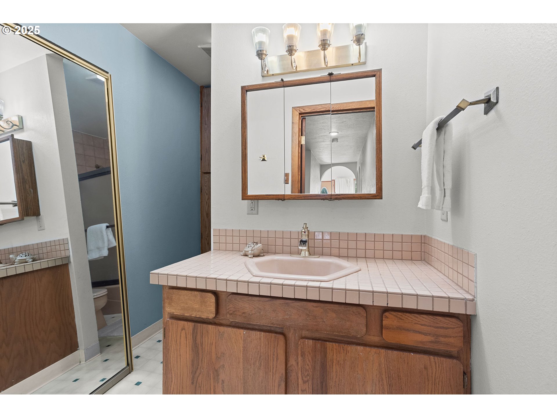 property viewer photo 22