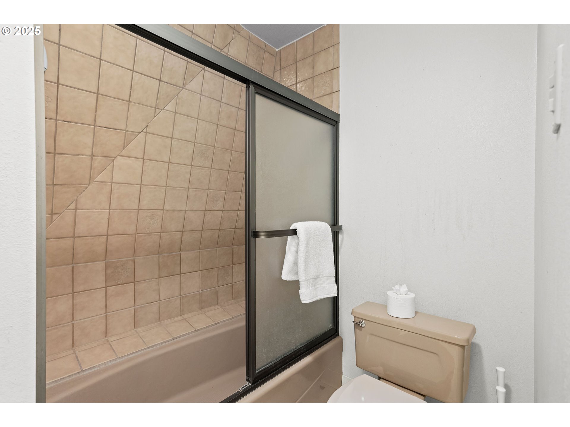 property viewer photo 23