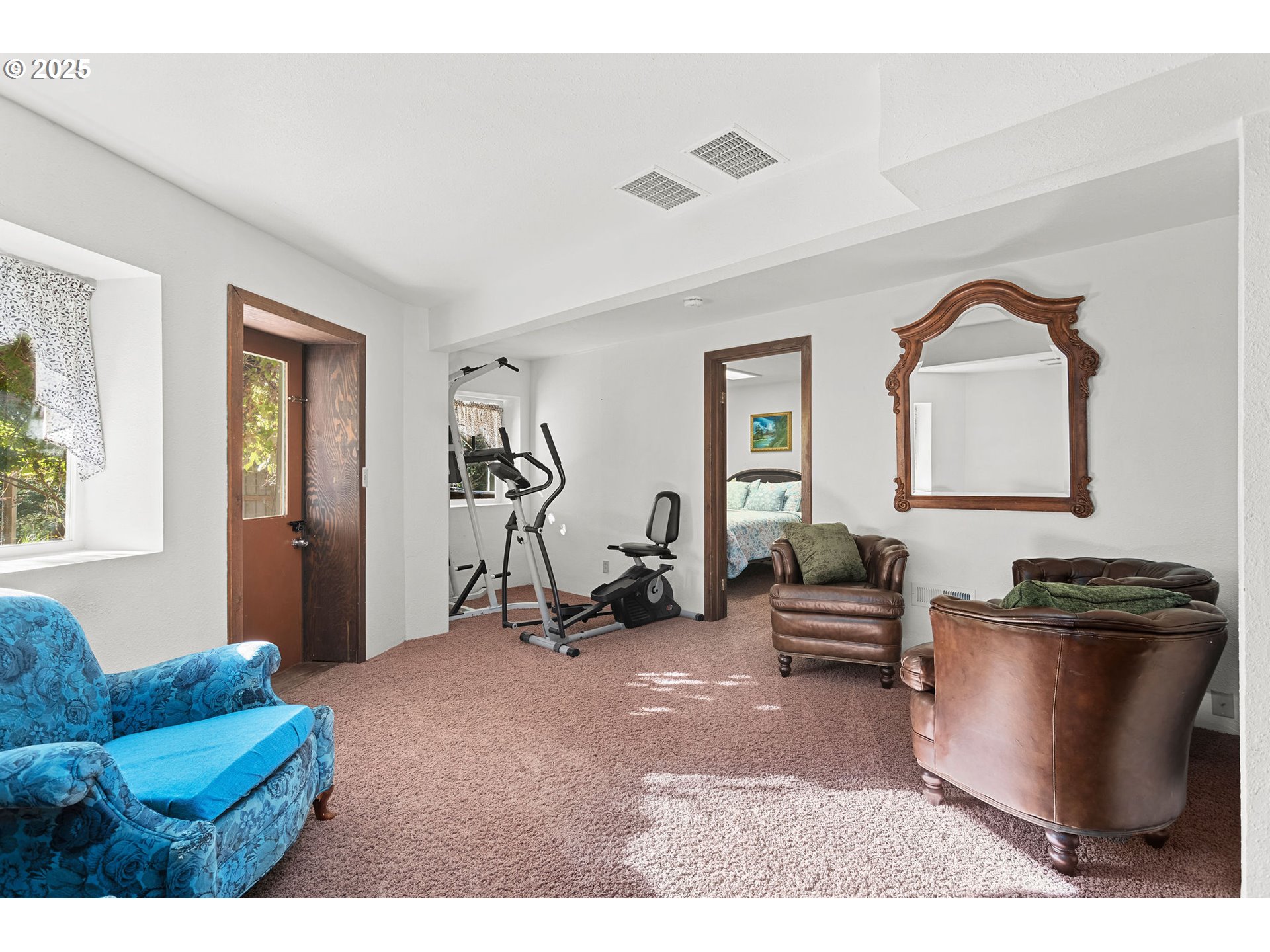 property viewer photo 25