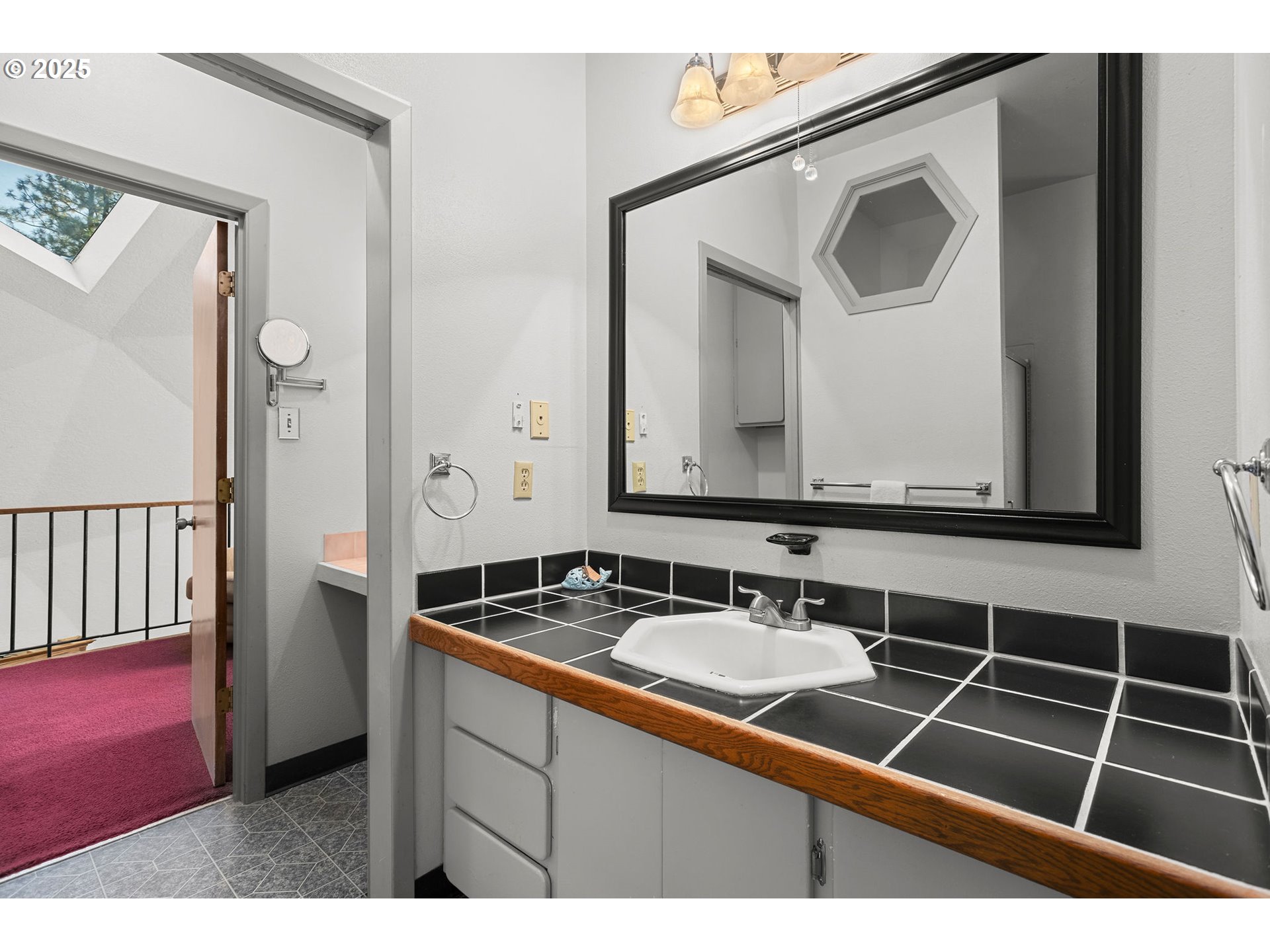 property viewer photo 33