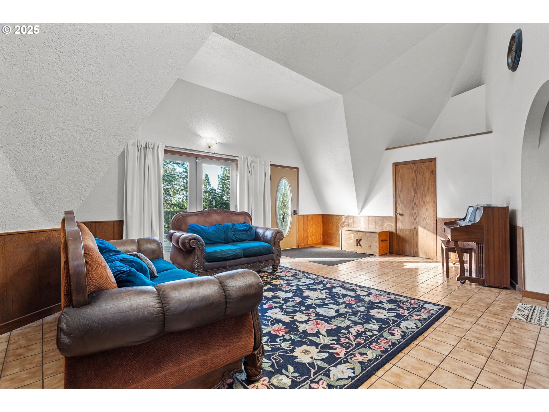 property viewer photo 9