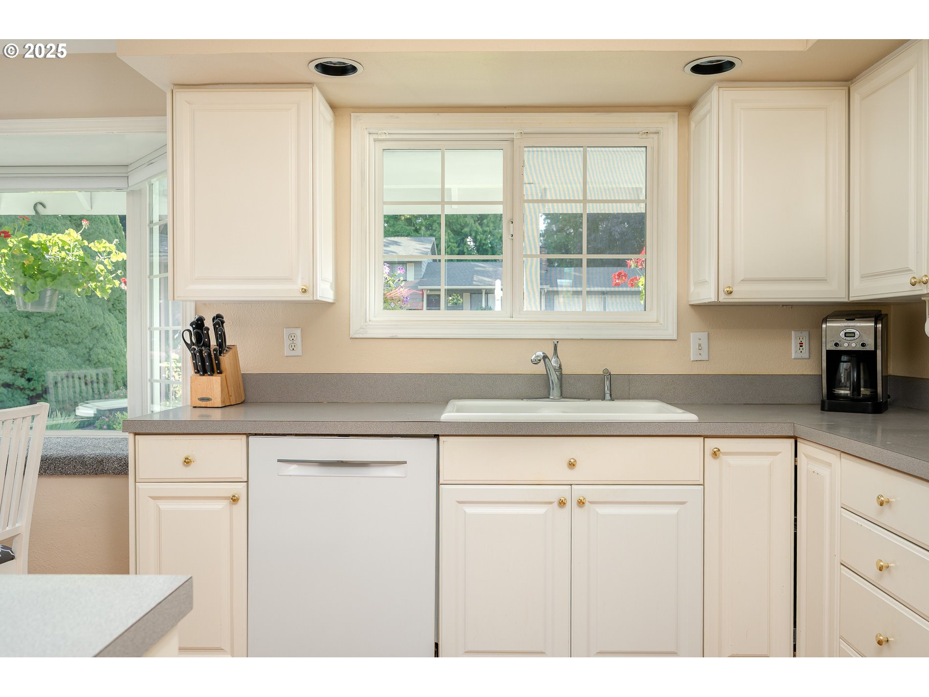 property viewer photo 14