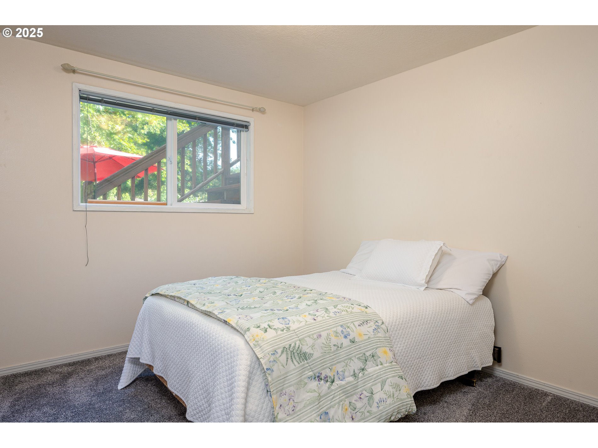 property viewer photo 24