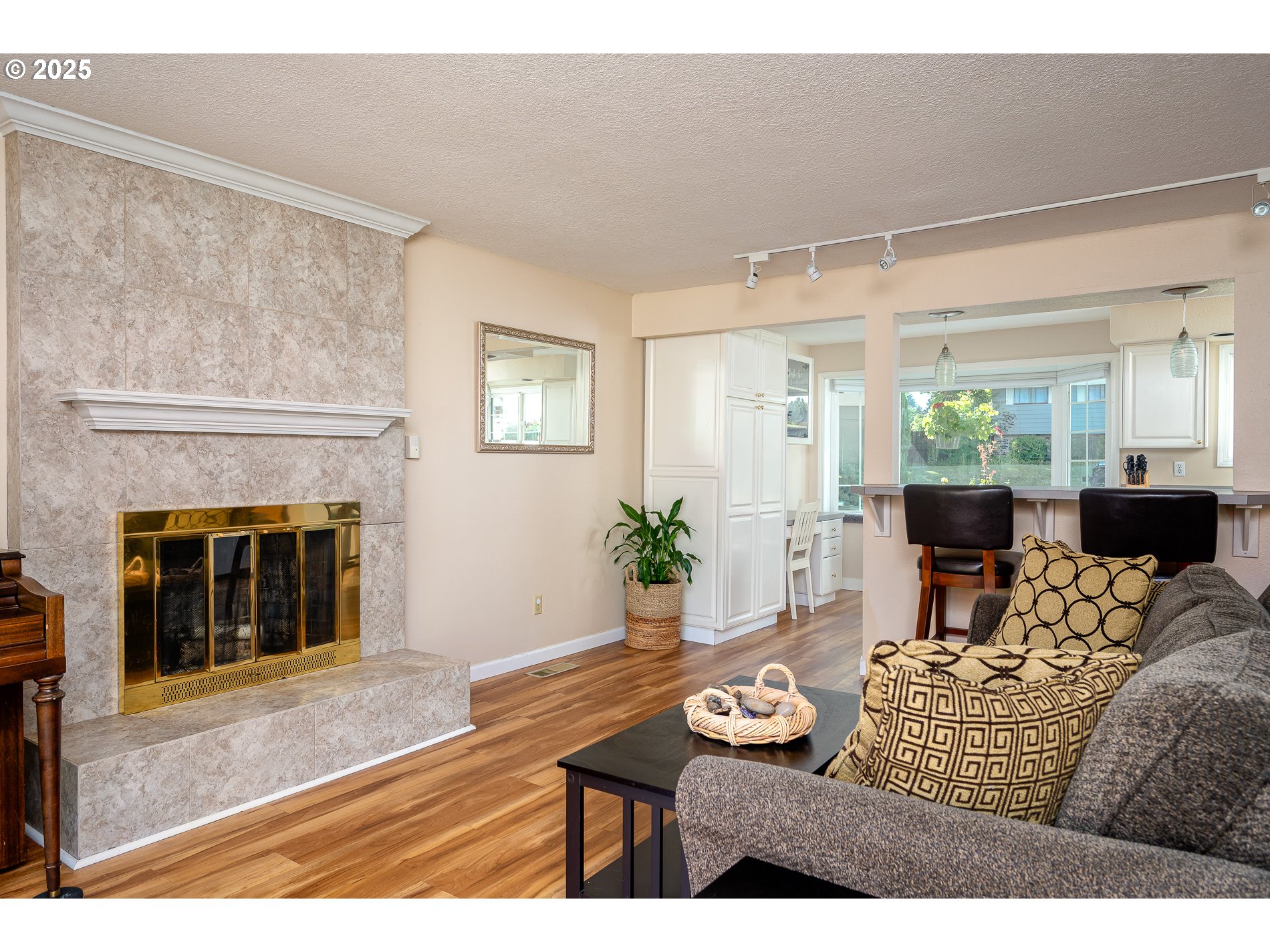 property viewer photo 5