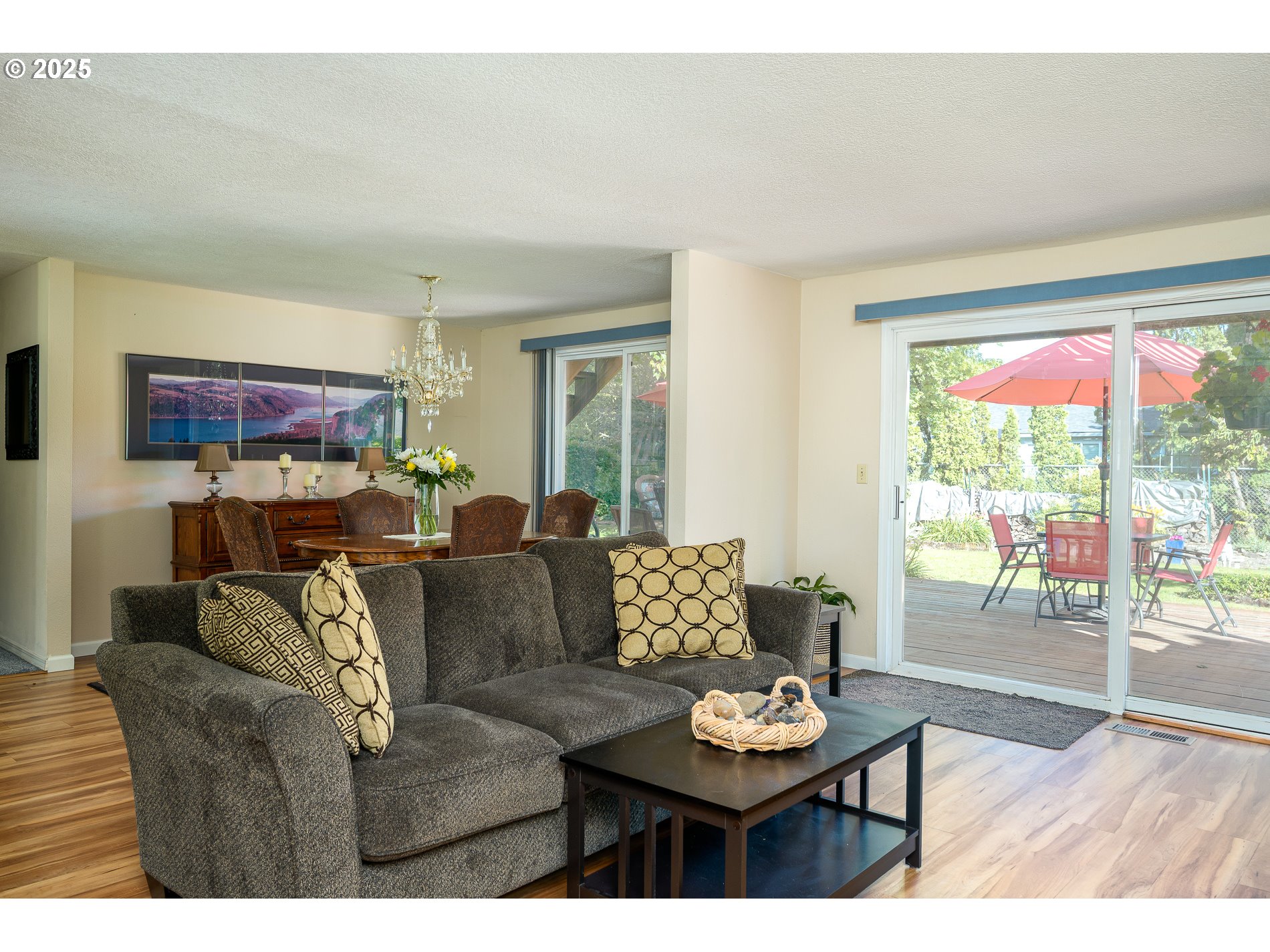 property viewer photo 6