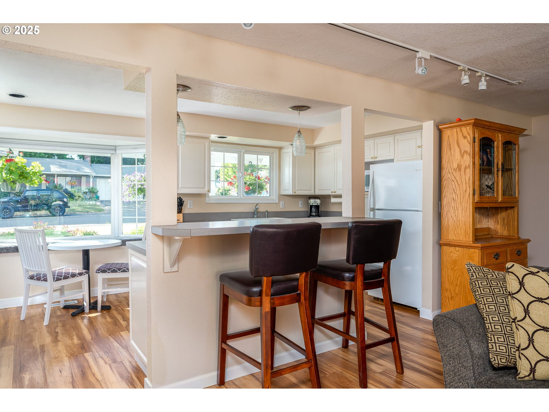 property viewer photo 7