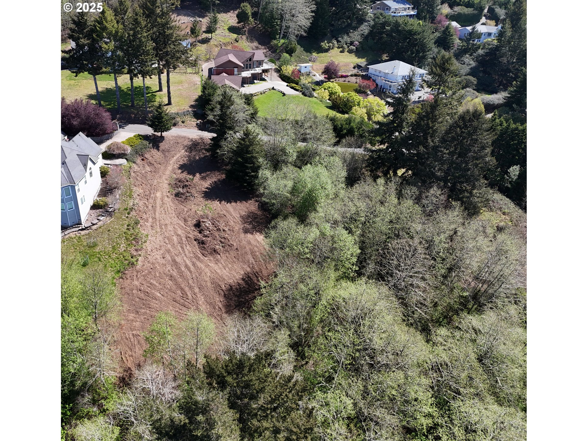 main property photo 14