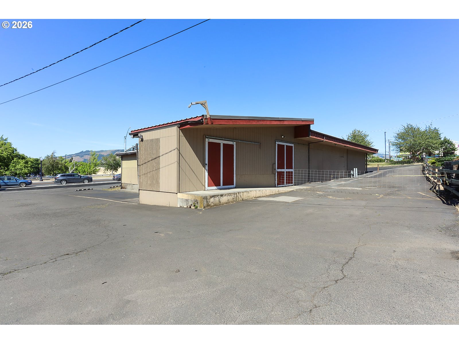 main property photo 8