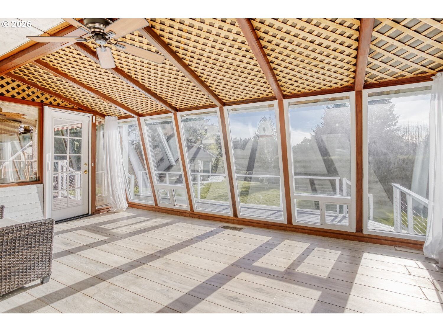 property viewer photo 26