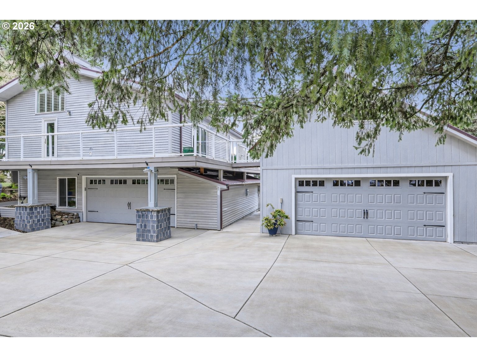 property viewer photo 3