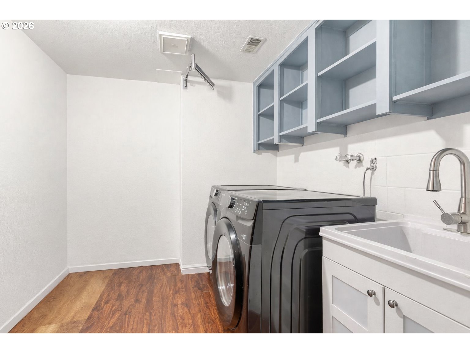 property viewer photo 31