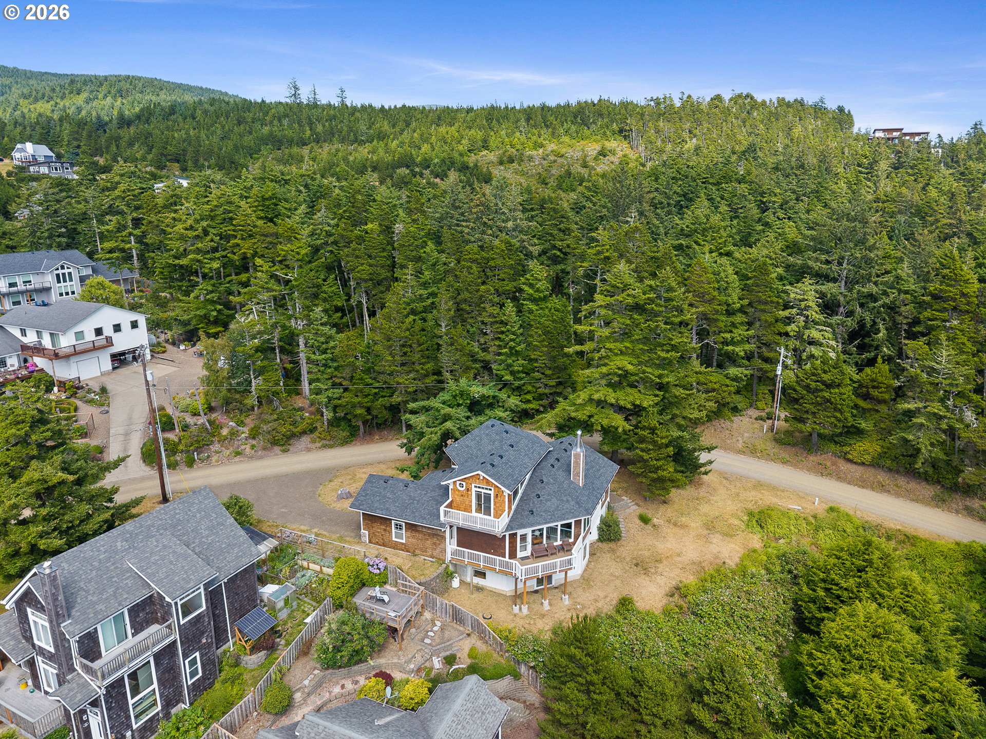 main property photo 40