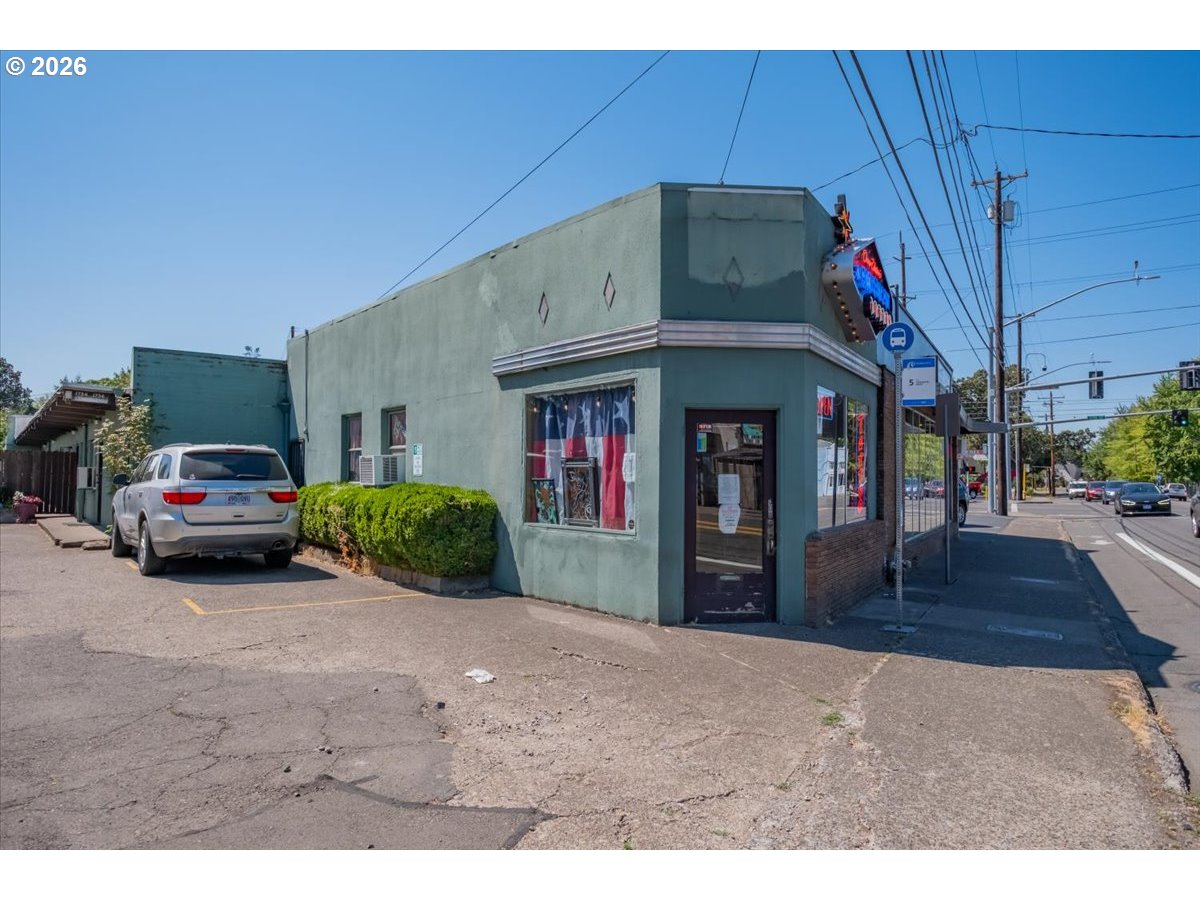 main property photo 7