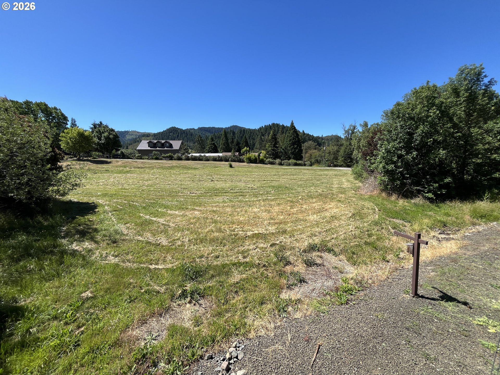main property photo 34