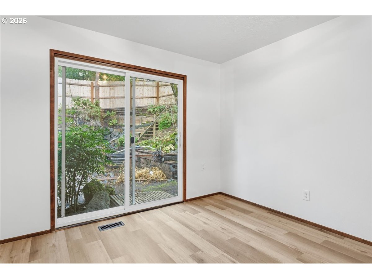 property viewer photo 19