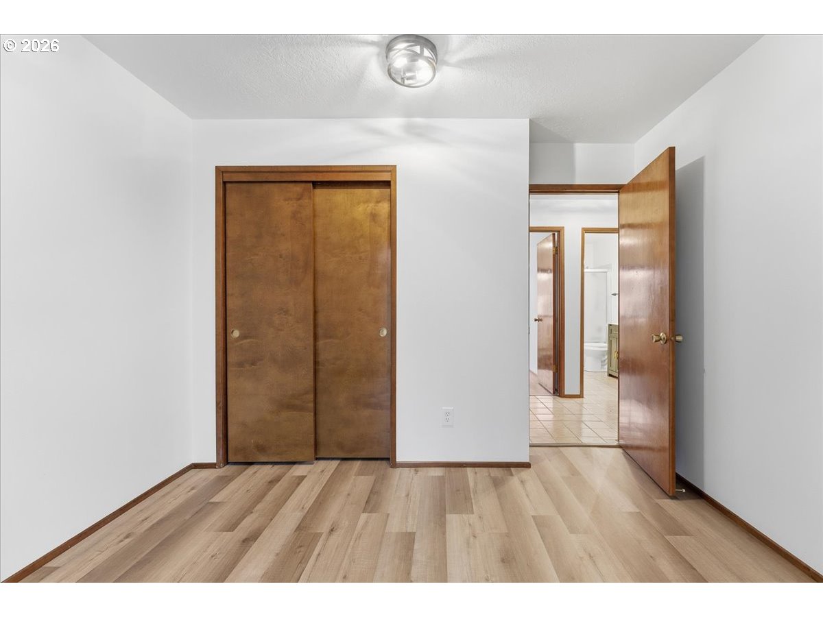 property viewer photo 20