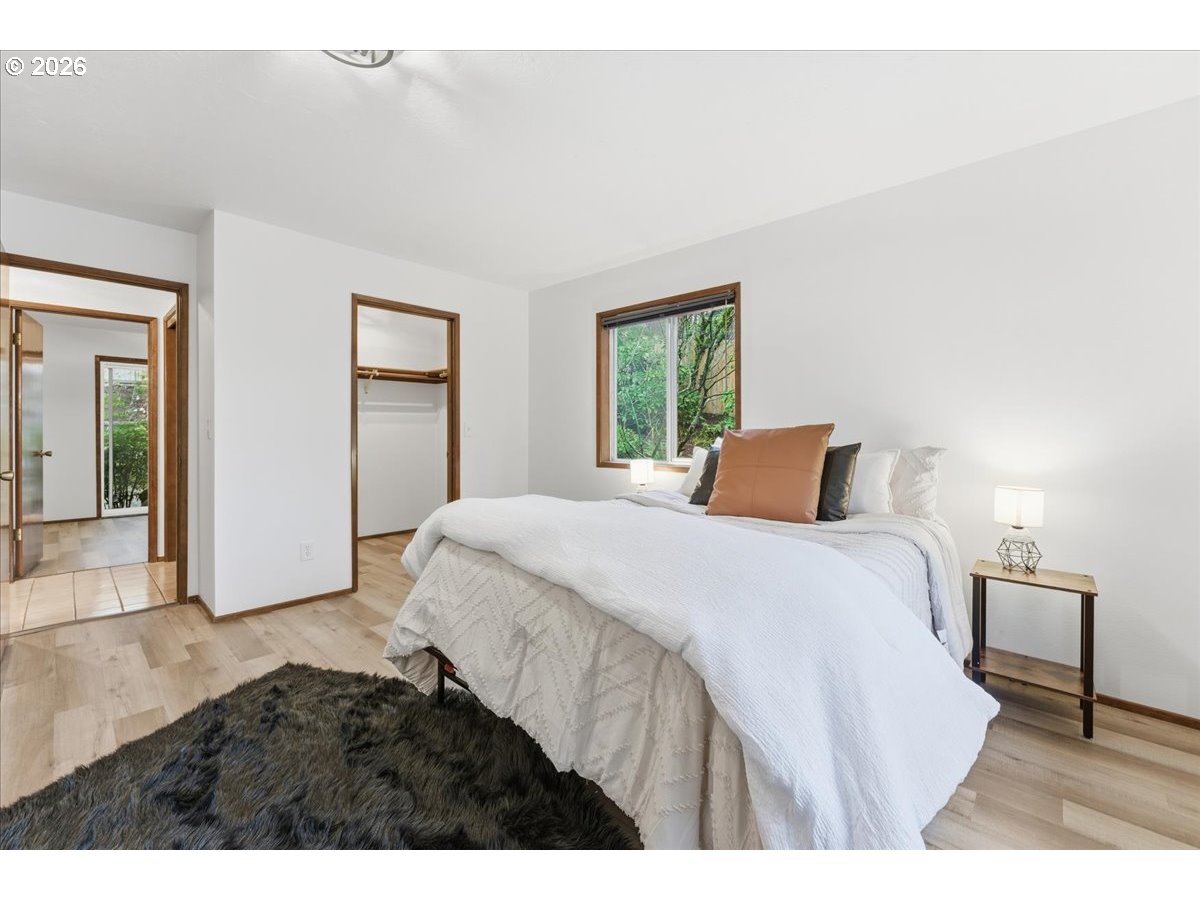 property viewer photo 23