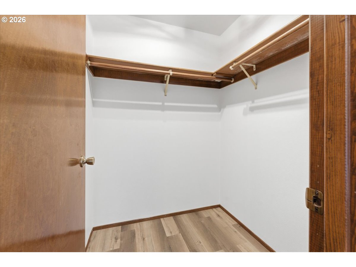 property viewer photo 24