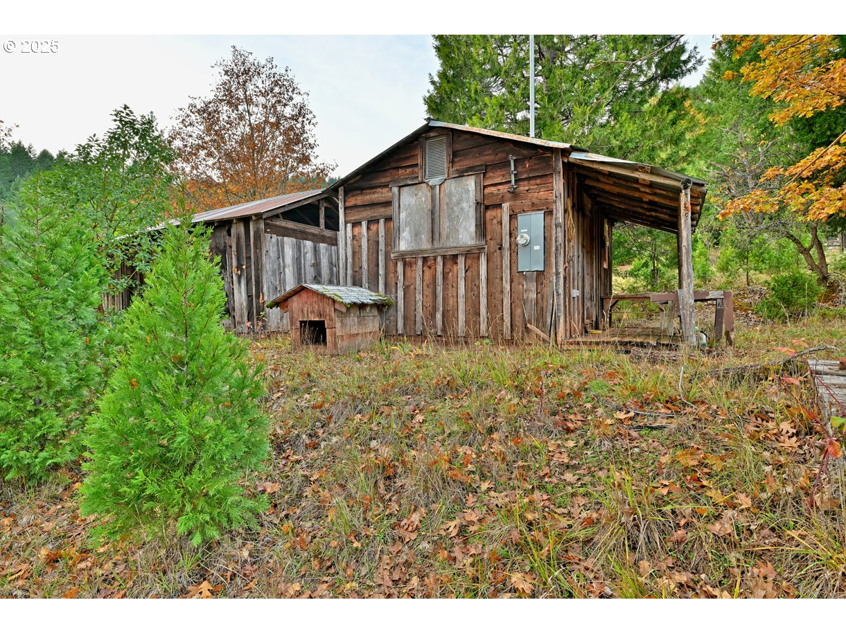 main property photo 17