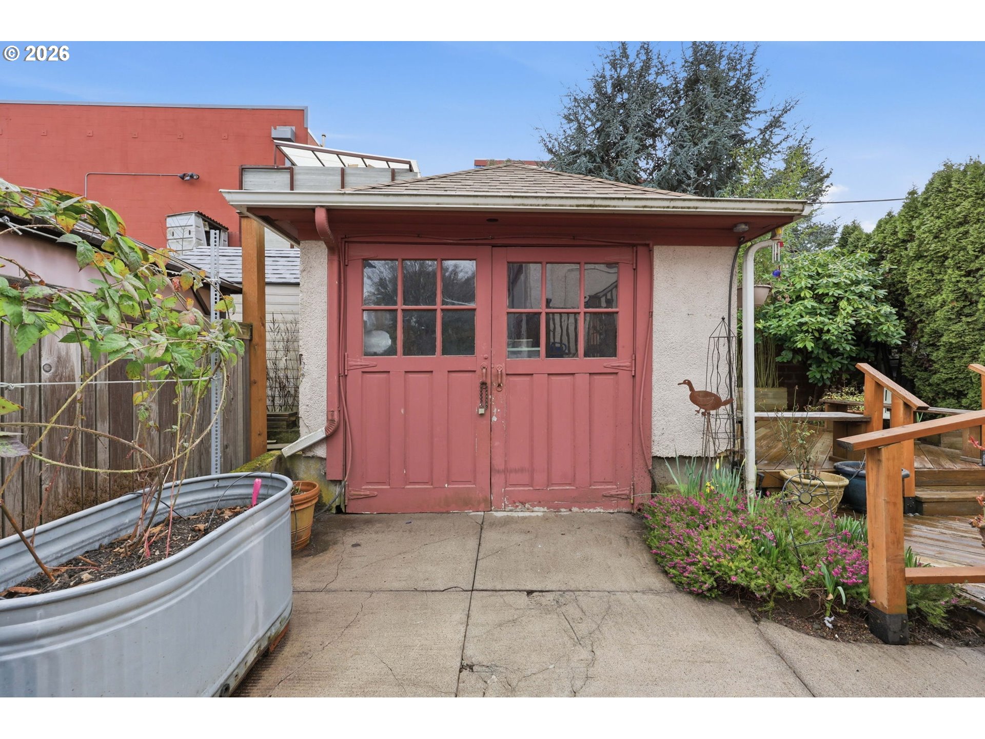 main property photo 40