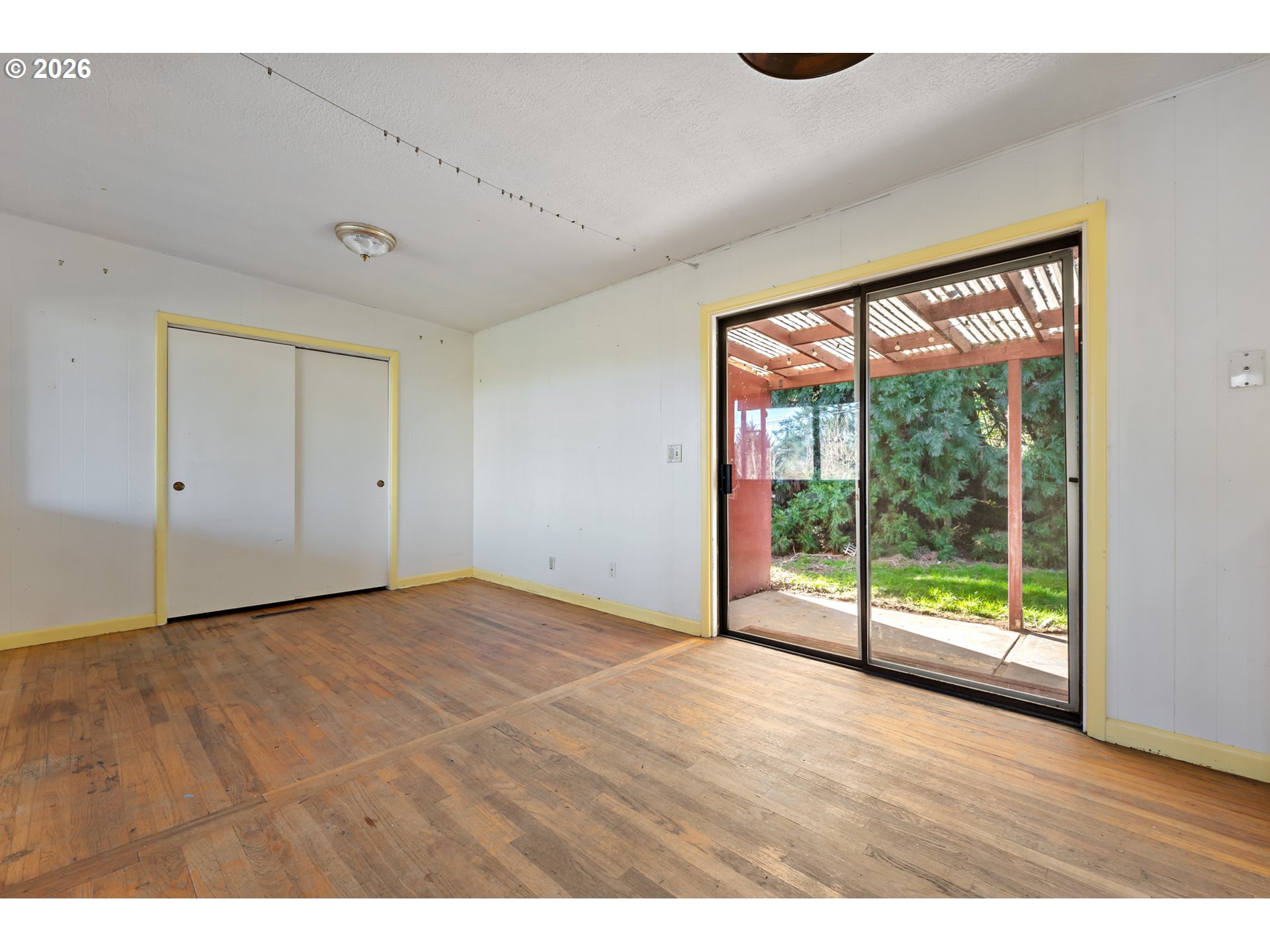 property viewer photo 7
