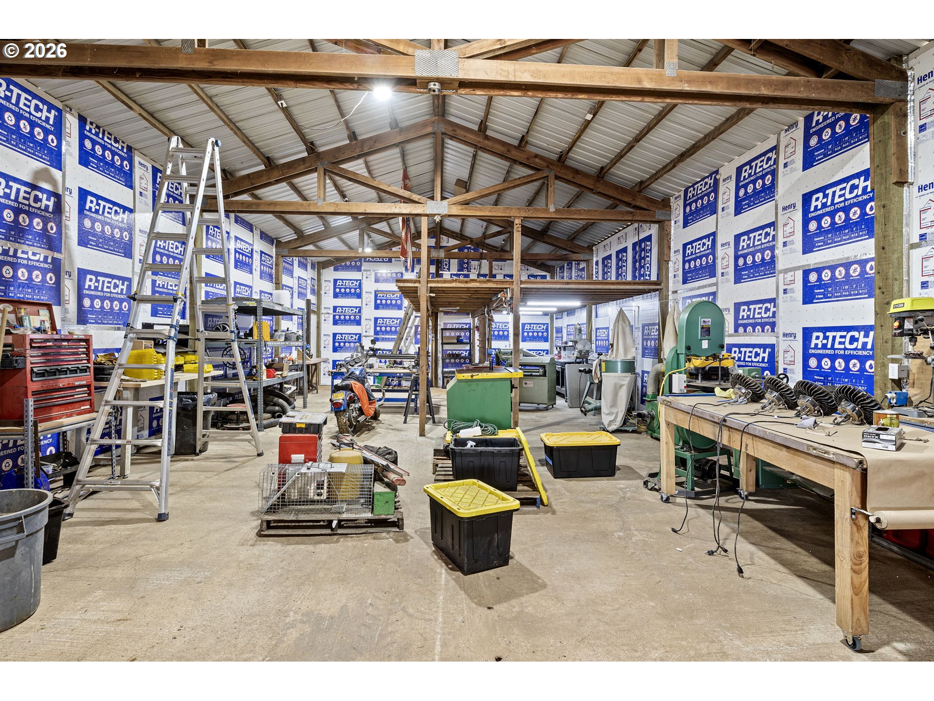 main property photo 40