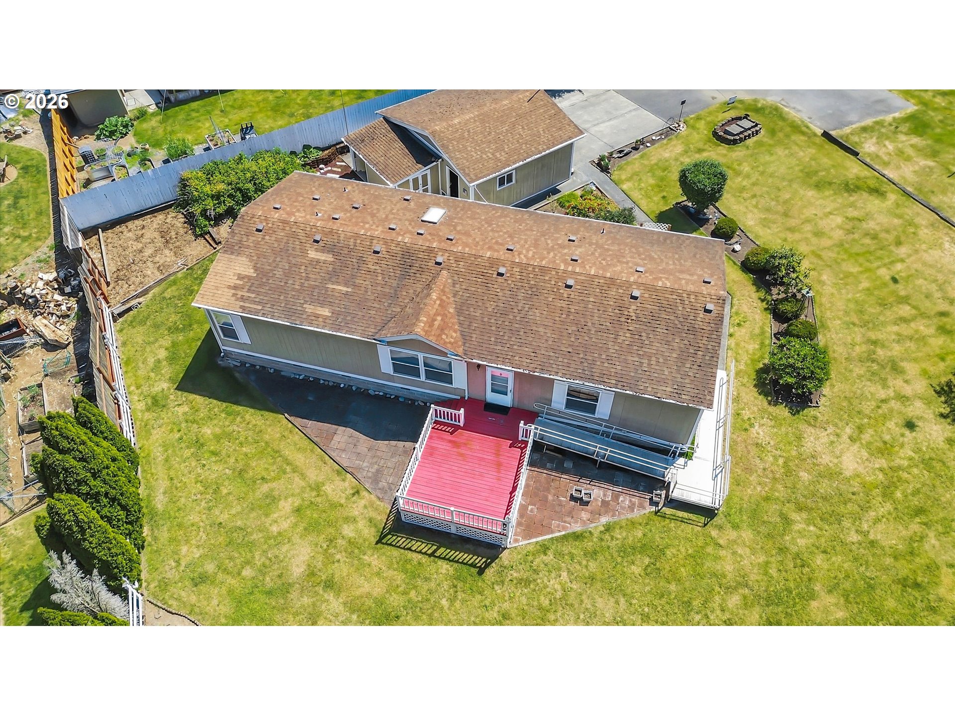 main property photo 18