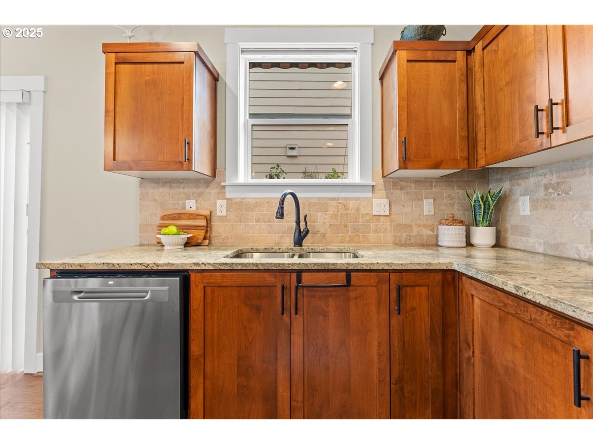 property viewer photo 12