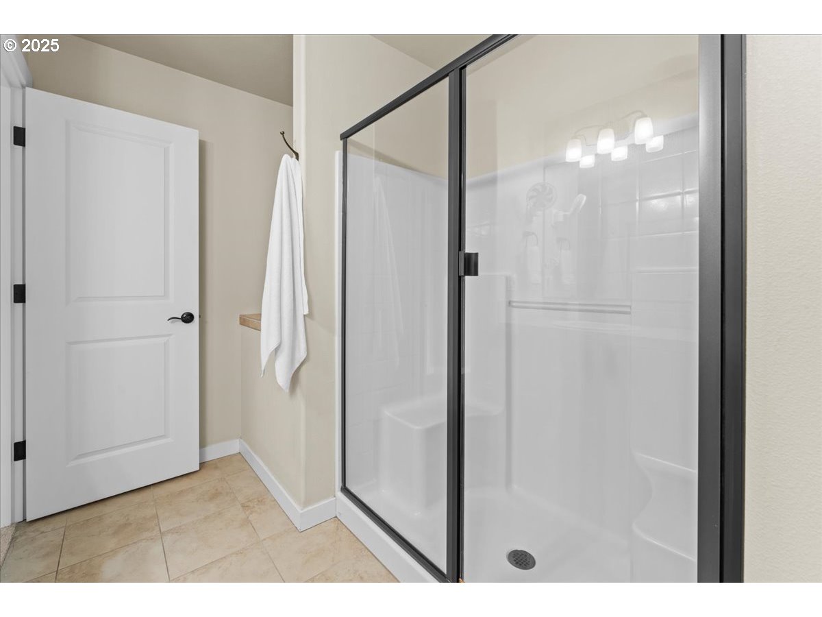property viewer photo 25