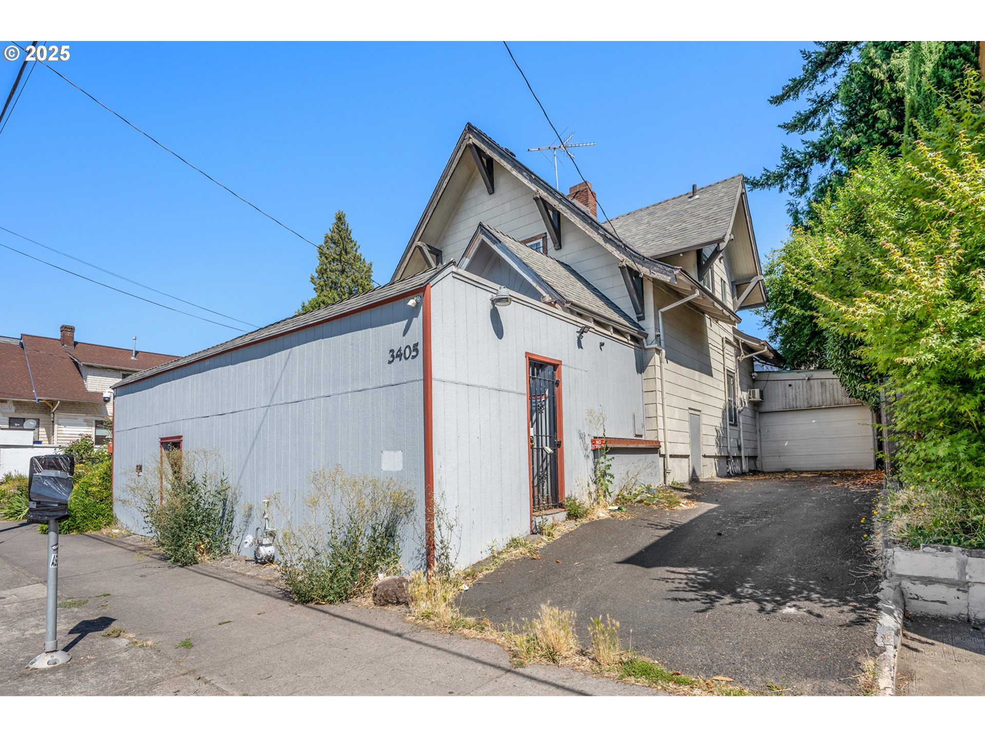main property photo 29