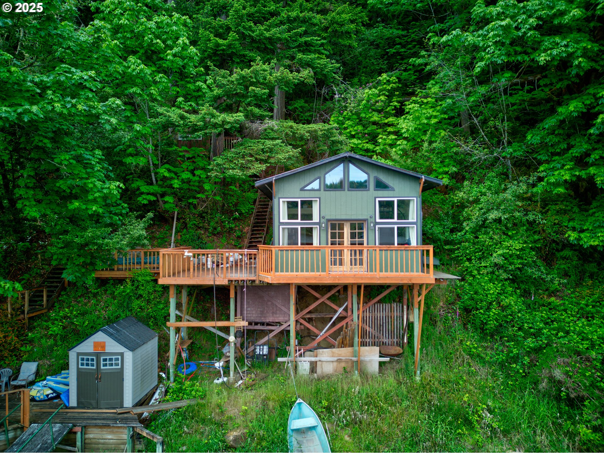 main property photo 32