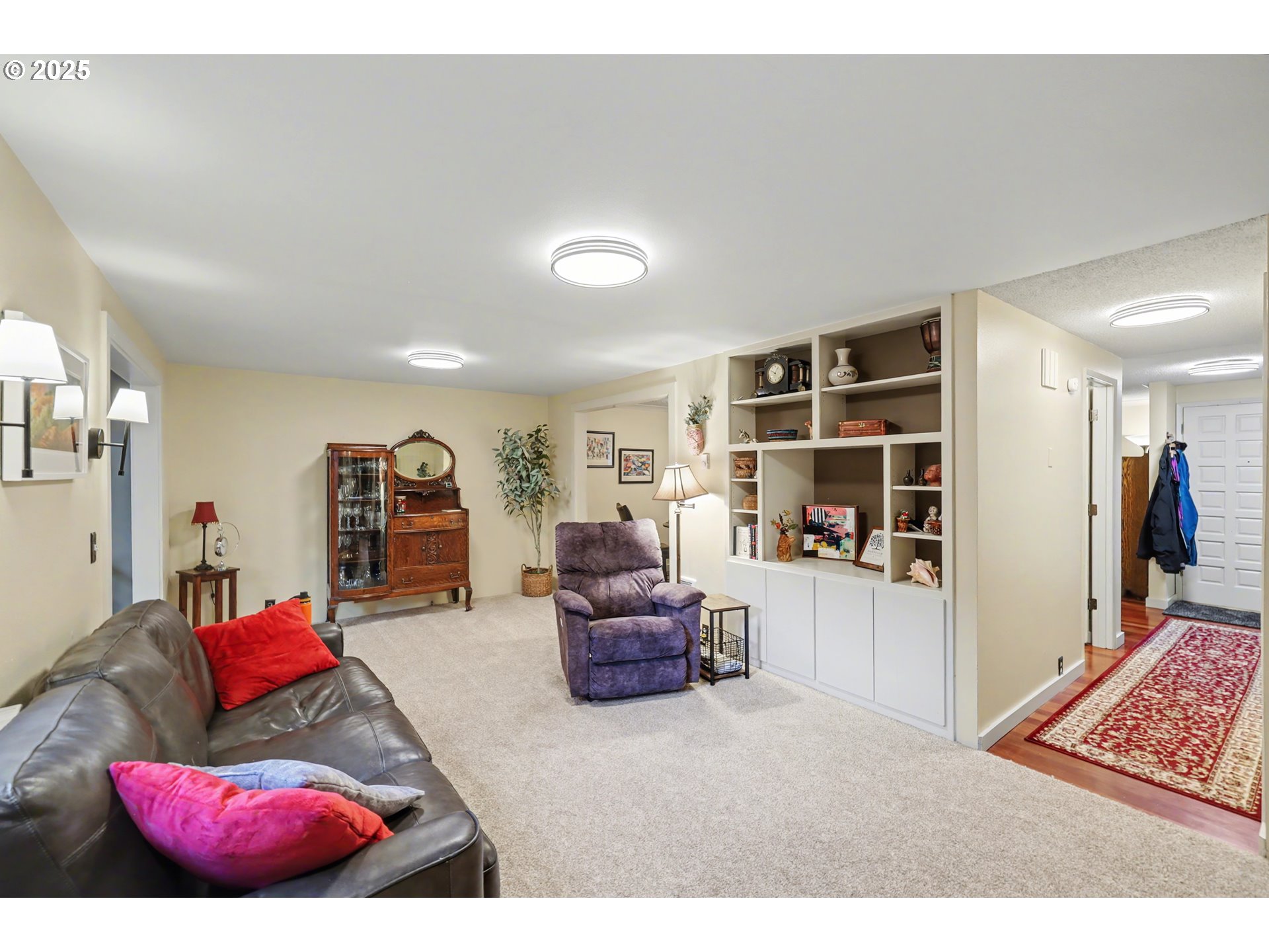 property viewer photo 4