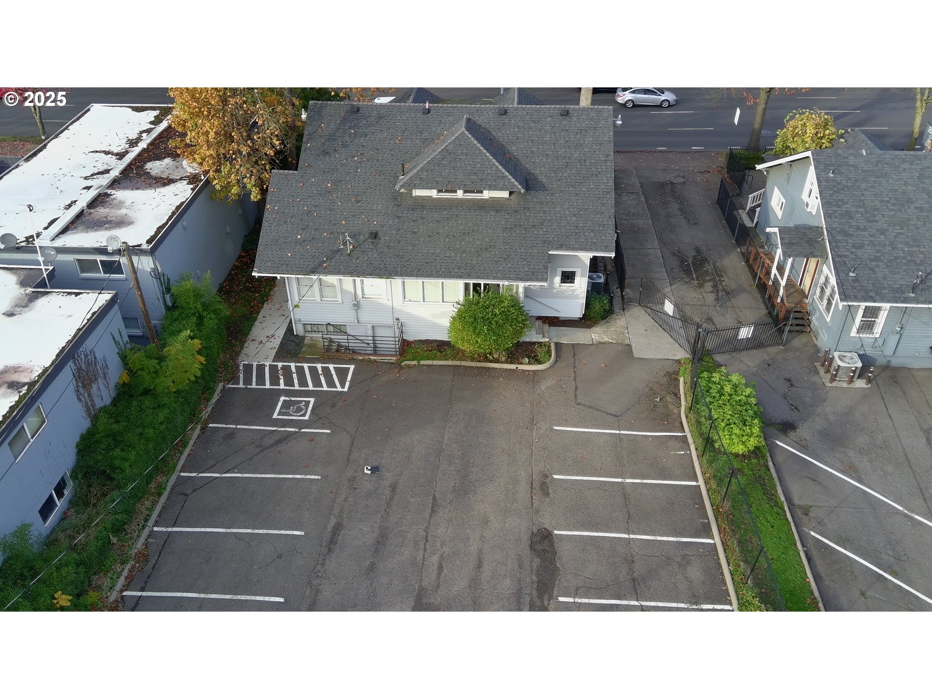 main property photo 45