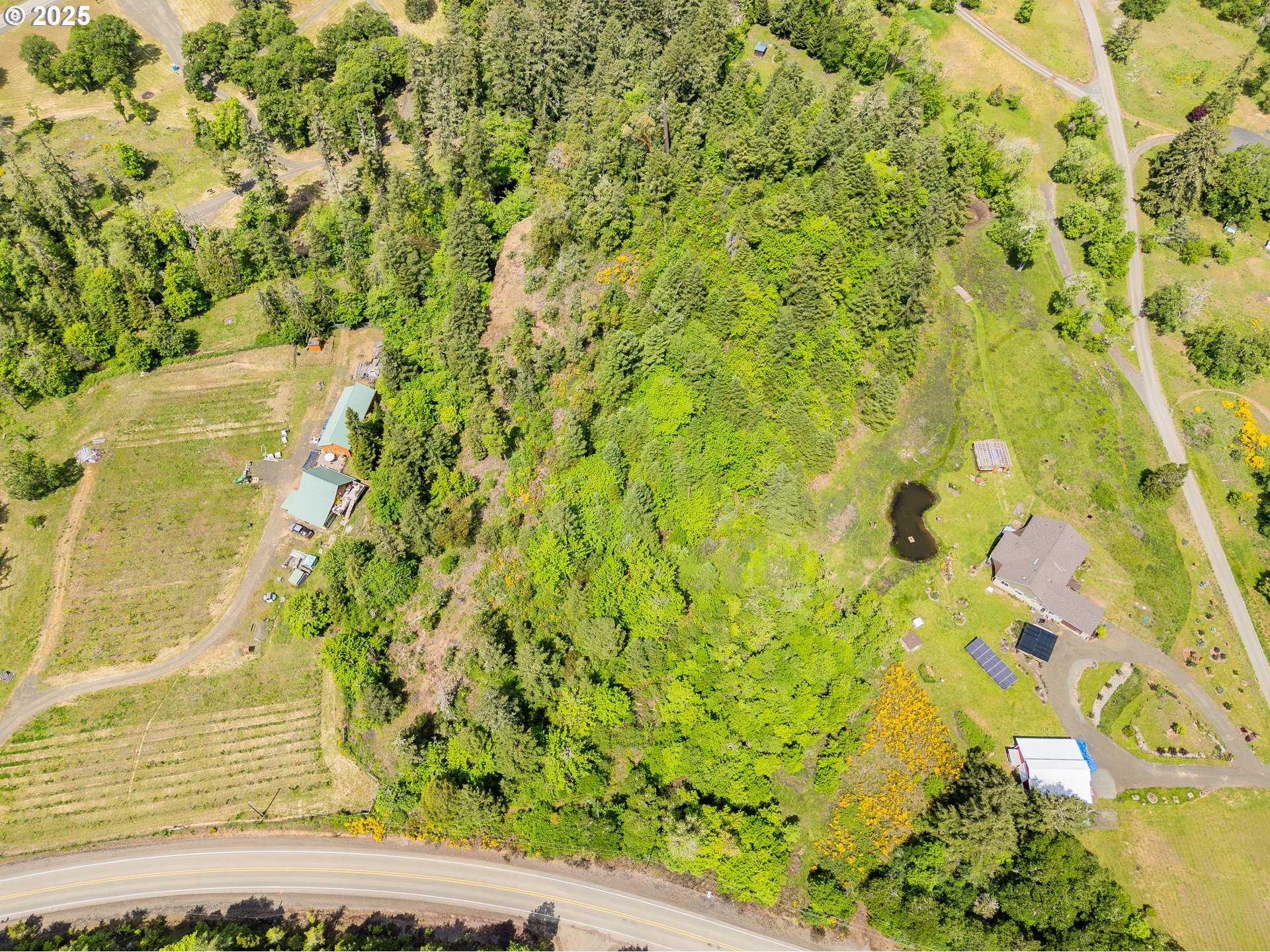 main property photo 11