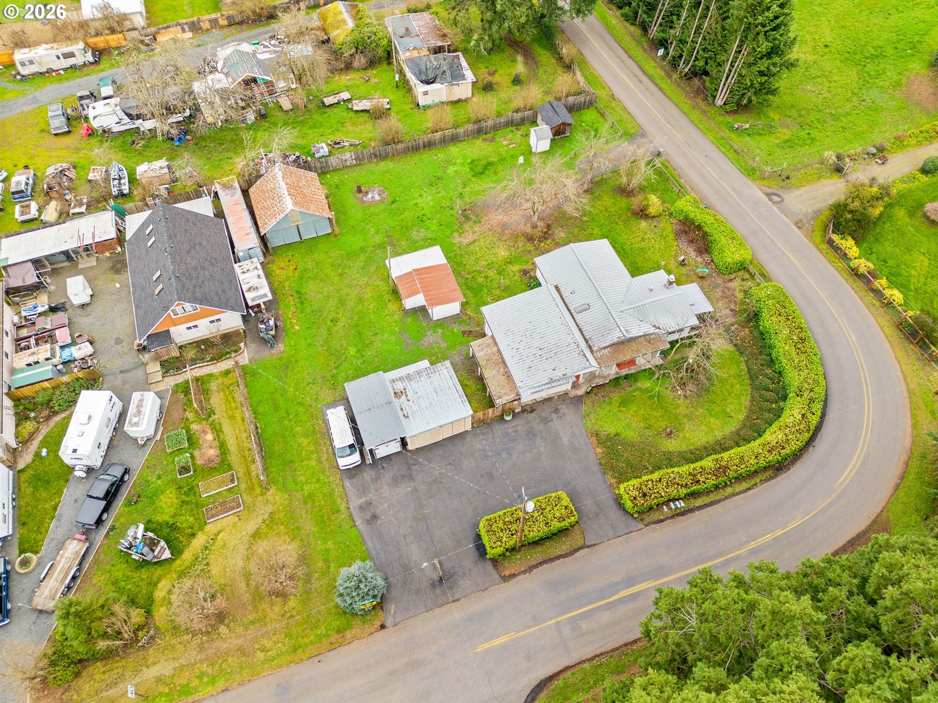 main property photo 33
