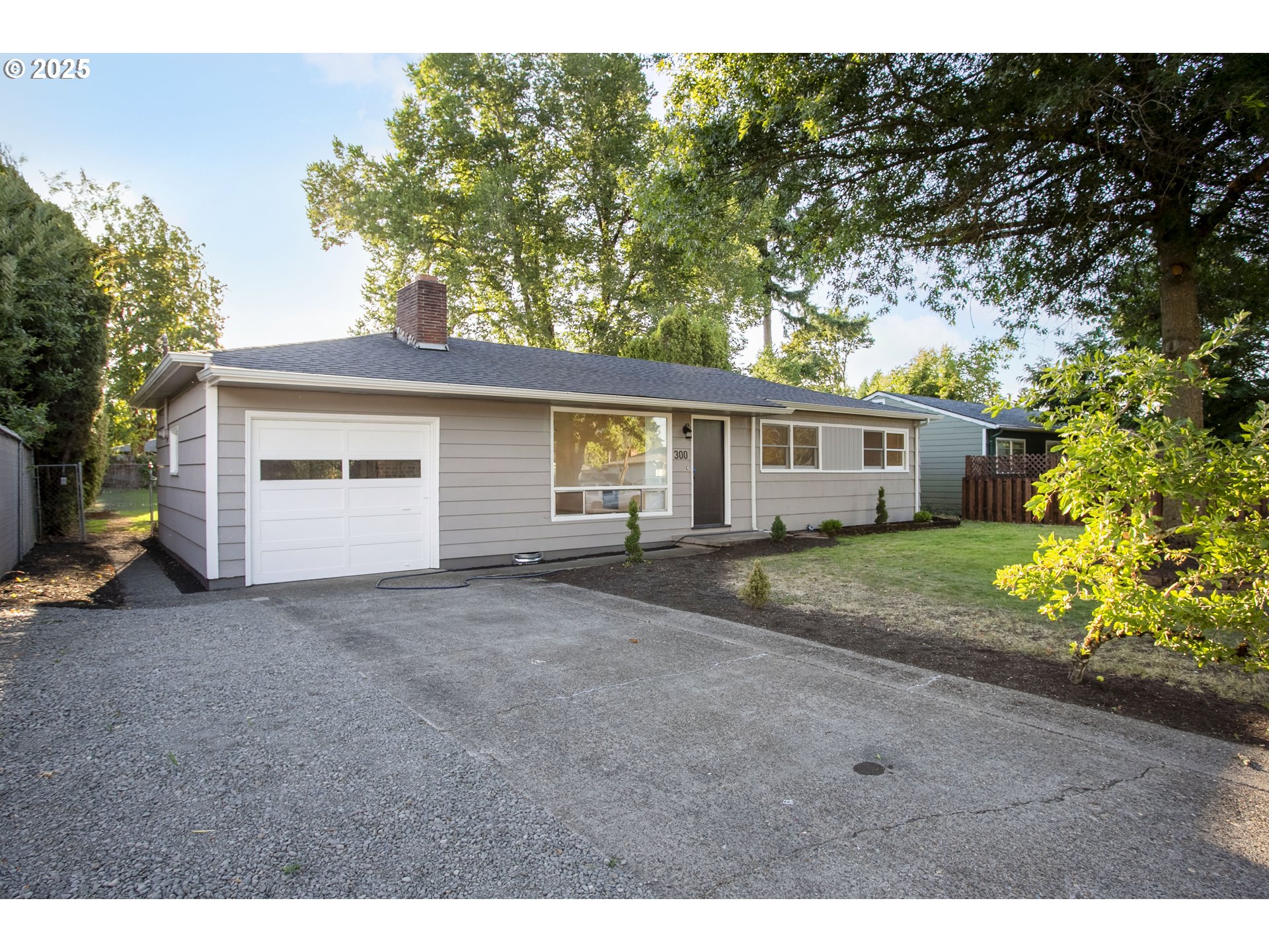 property viewer photo 1
