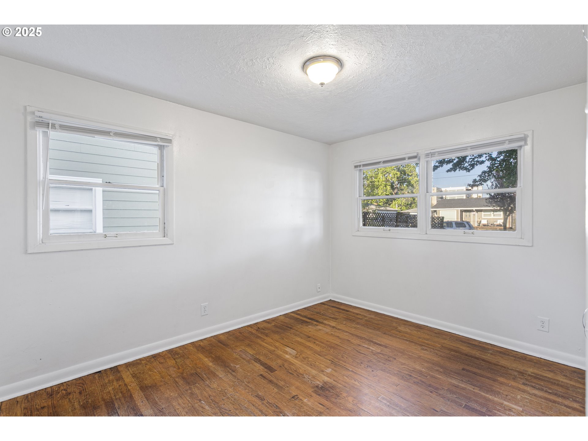 property viewer photo 12