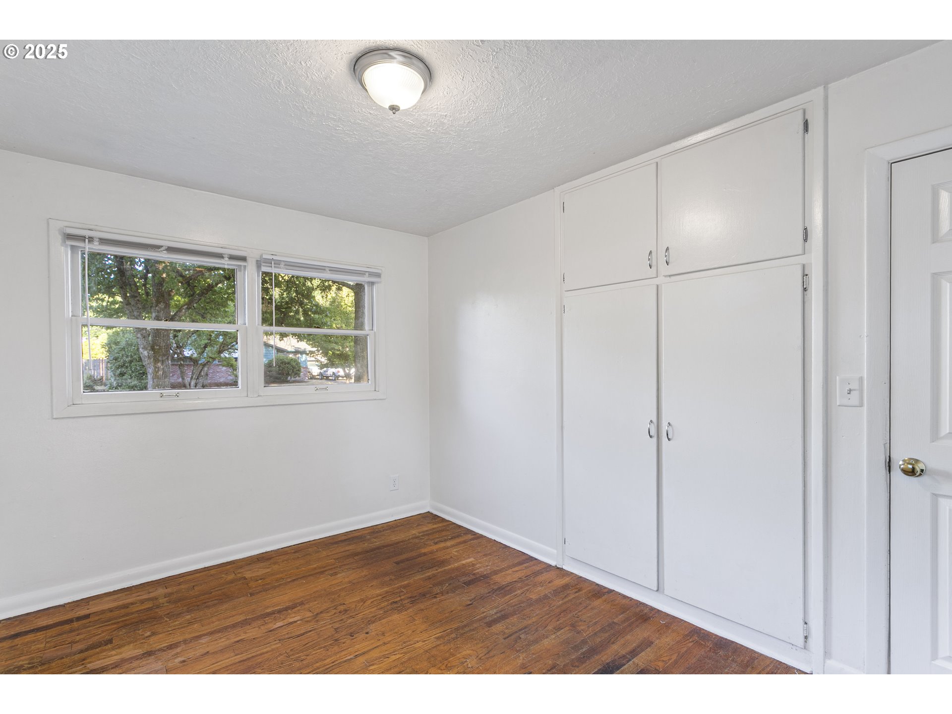 property viewer photo 13