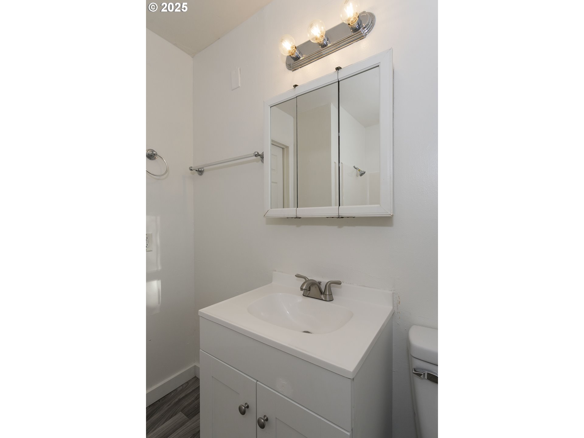 property viewer photo 16