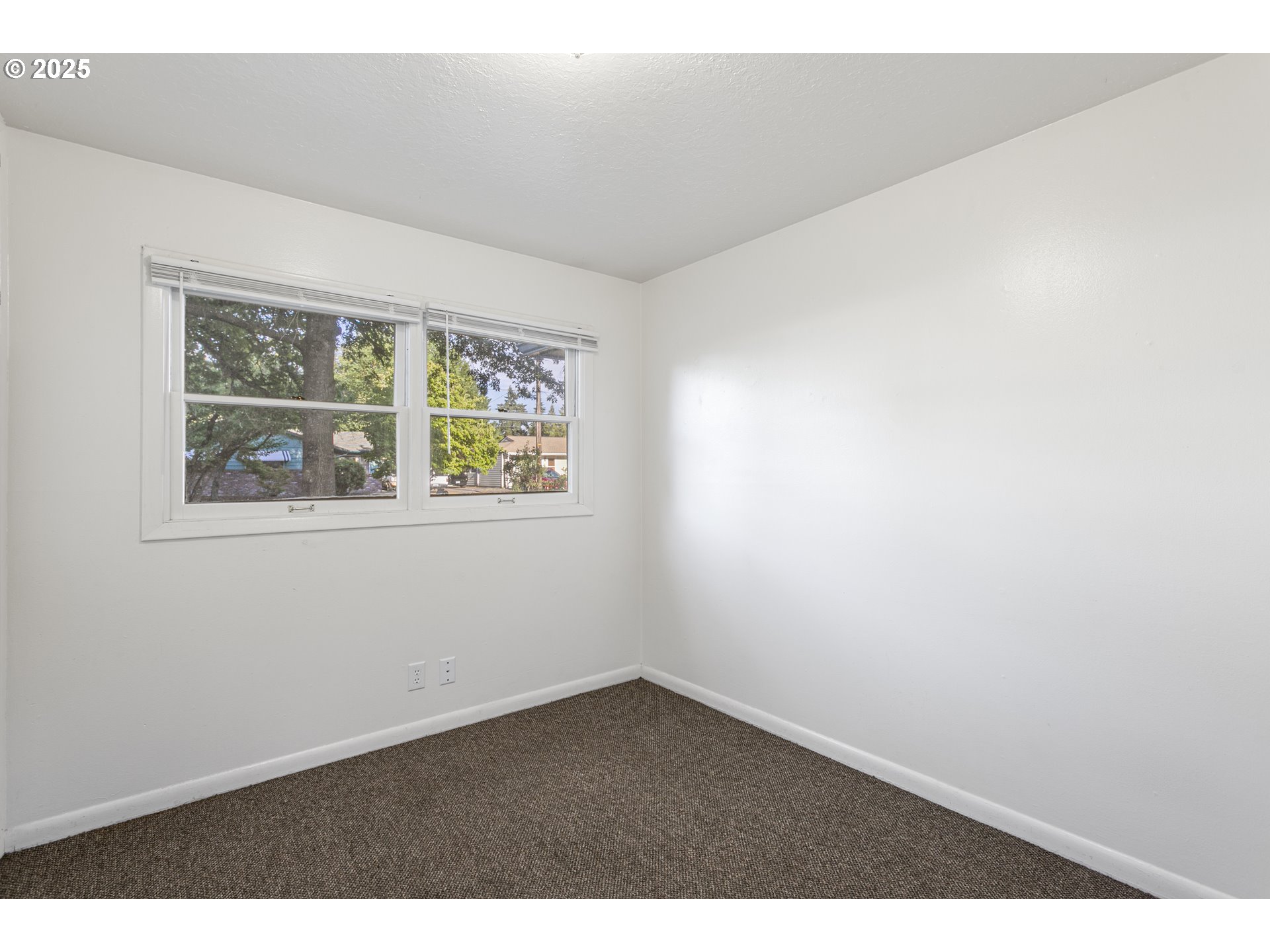 property viewer photo 19