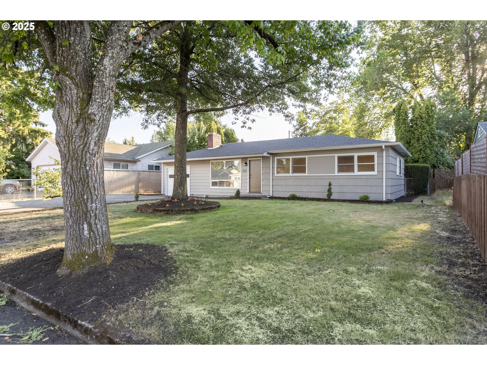 property viewer photo 2