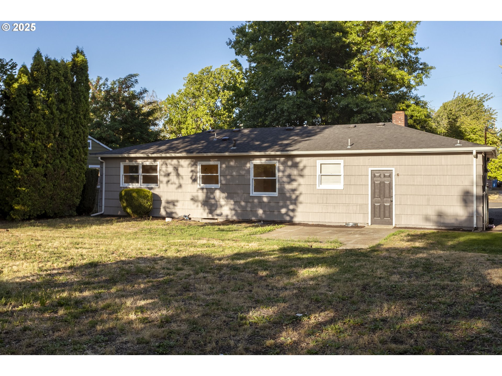property viewer photo 23