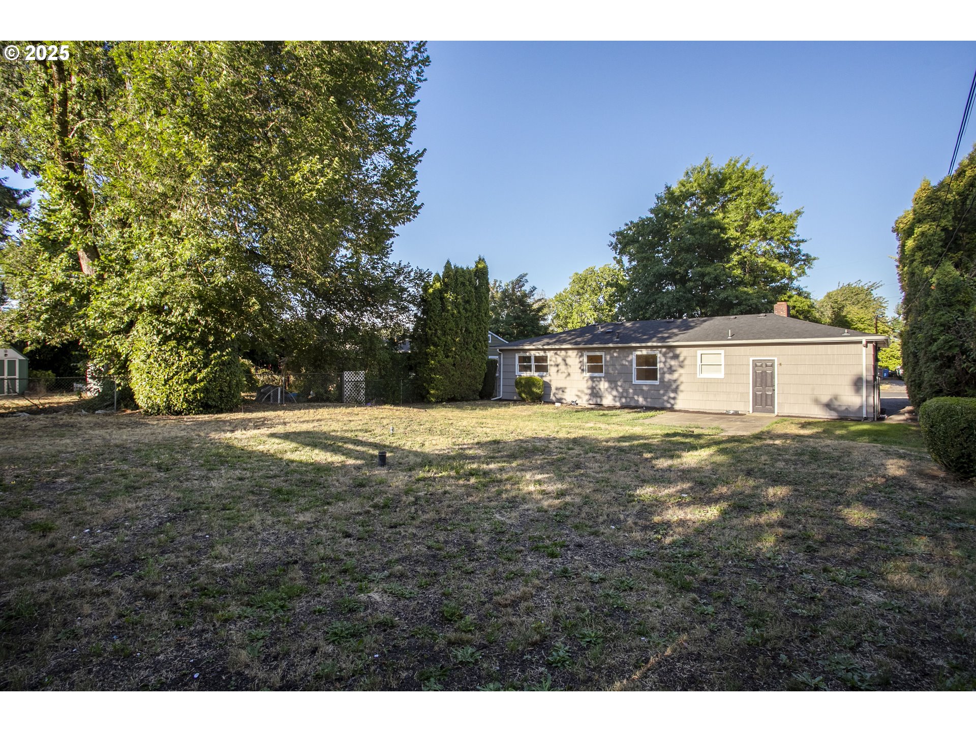 property viewer photo 27