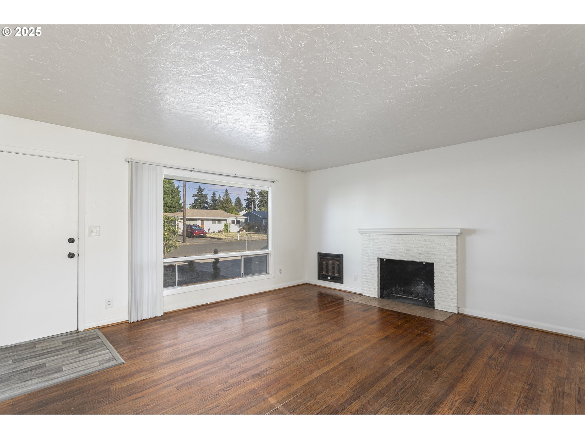 property viewer photo 3