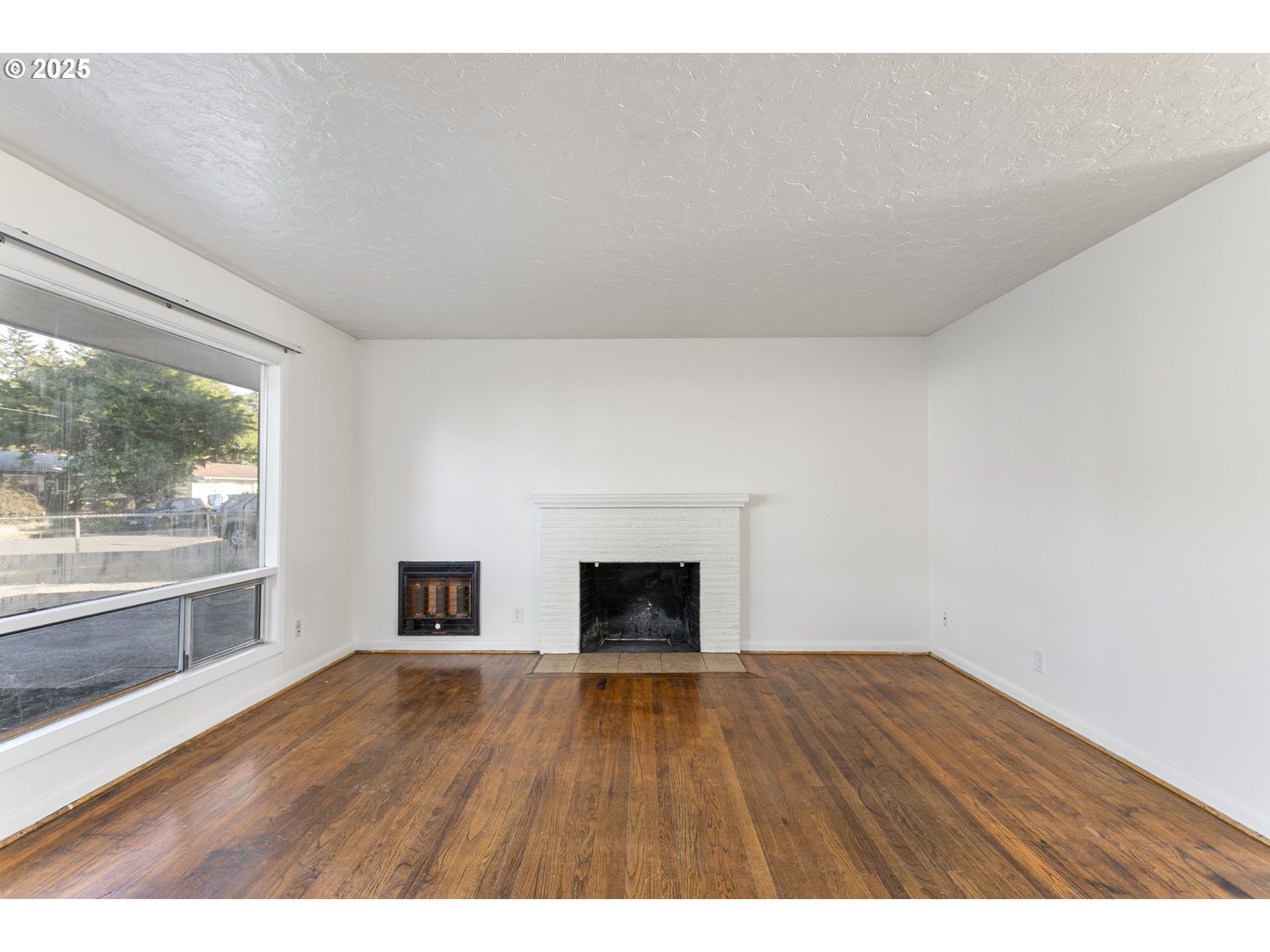 property viewer photo 4
