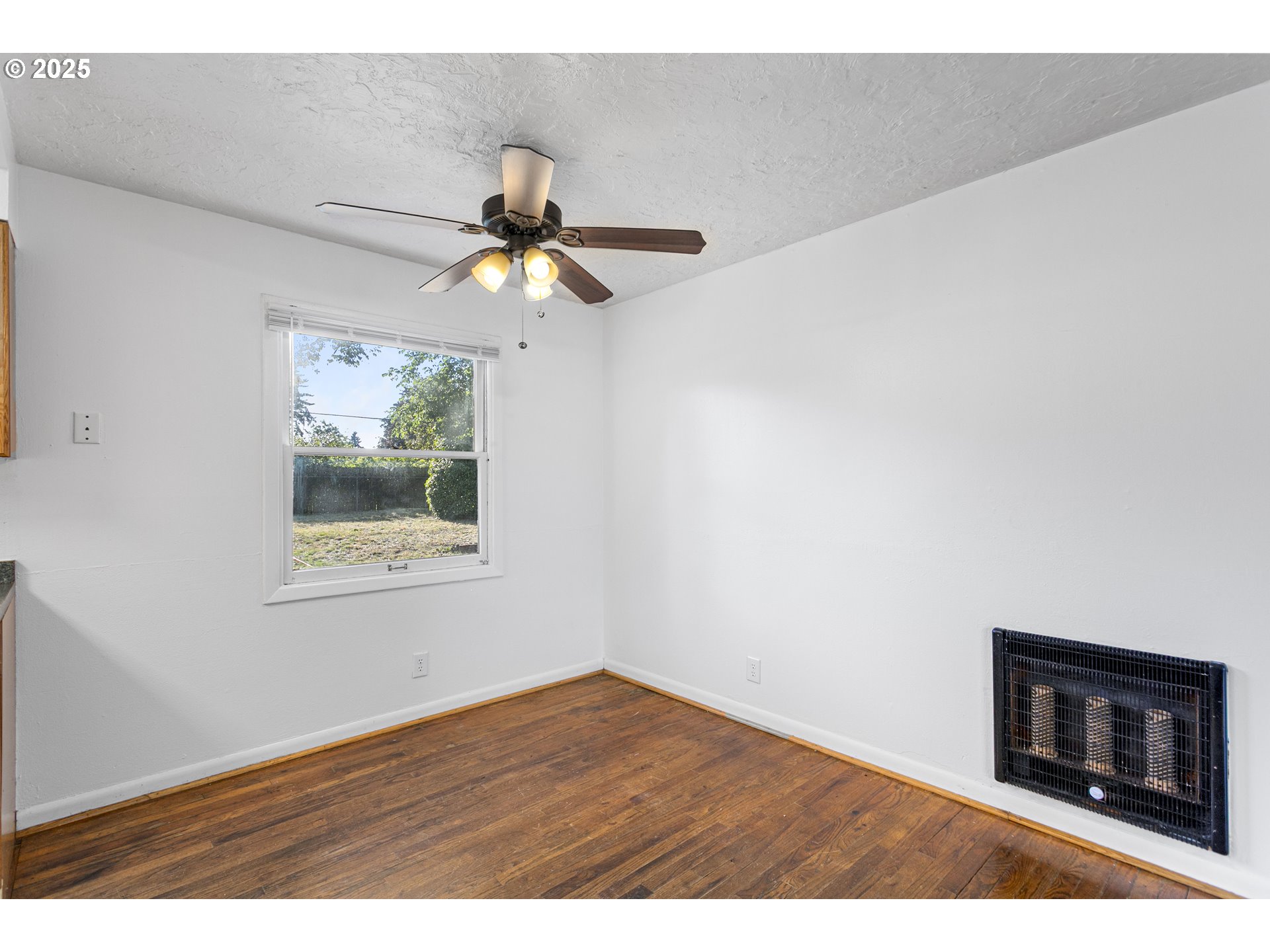 property viewer photo 7